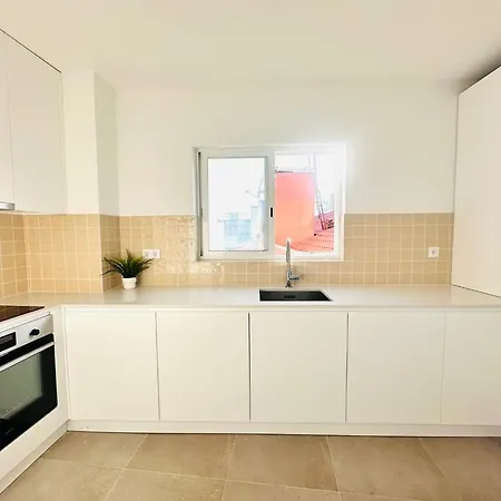 The Crespo House - No 4d - & Lisbon